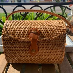 Small wicker purse with strap